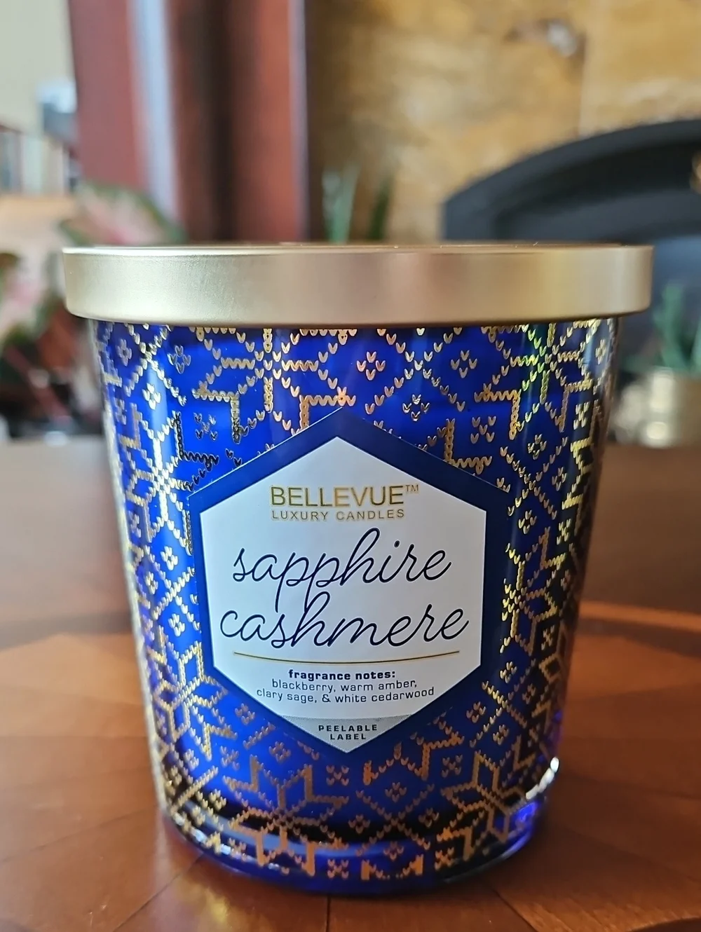 NWT Bellevue Luxury Candles Sapphire Cashmere 12oz 2-Wick Scented Candle